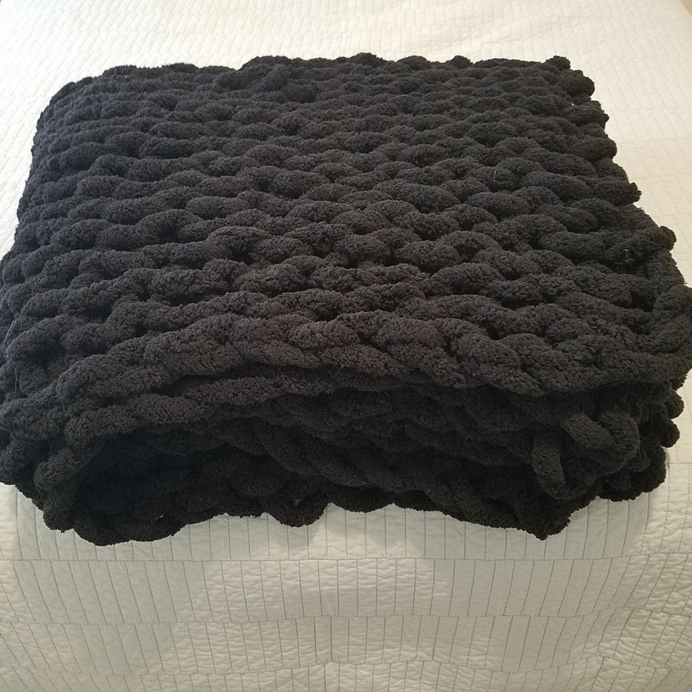 Chunky knitted throw, black, 60x60